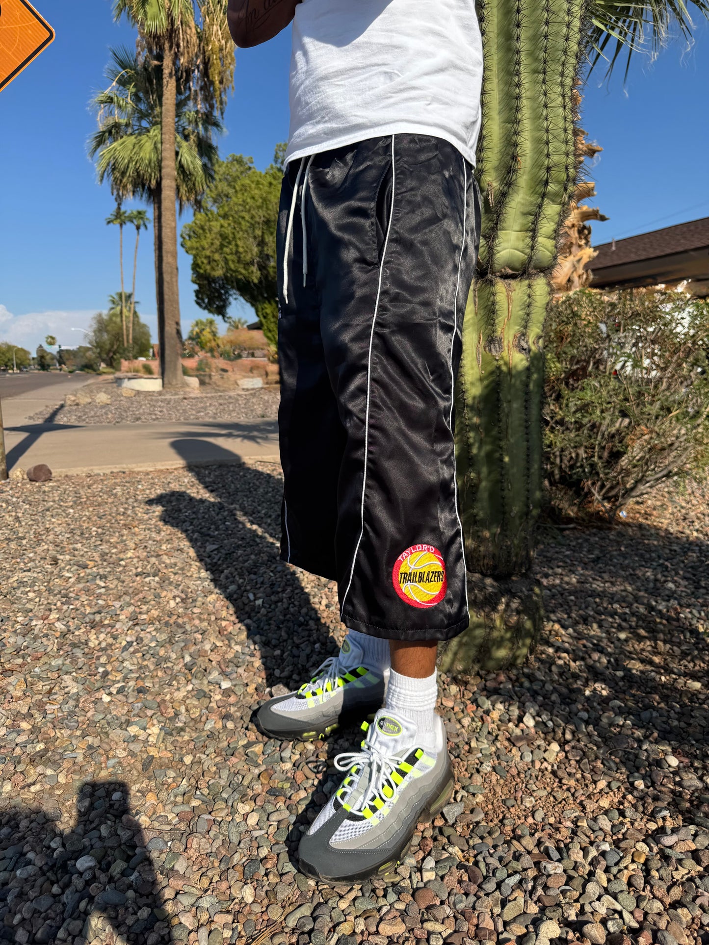 shootout trailblazer shorts away (black cat)